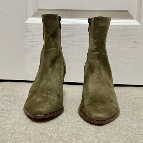 Adrienne Vittadini Suede Ankle Boots Tan Taupe - Picture 4 of 12